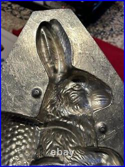 ANTIQUE EPPELSHEIMER 17 SITTING BUNNY RABBIT WITH BASKET CHOCOLATE MOLD 8000 a