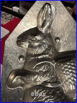 ANTIQUE EPPELSHEIMER 17 SITTING BUNNY RABBIT WITH BASKET CHOCOLATE MOLD 8000 a