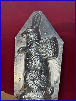 ANTIQUE EPPELSHEIMER 17 SITTING BUNNY RABBIT WITH BASKET CHOCOLATE MOLD 8000 a