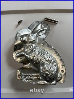 Antique Chocolate Mold Sitting Rabbit with paws on basket Lauroush 9 (J)