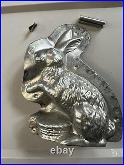 Antique Chocolate Mold Sitting Rabbit with paws on basket Lauroush 9 (J)