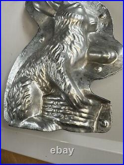 Antique Chocolate Mold Sitting Rabbit with paws on basket Lauroush 9 (J)