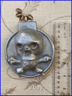 Antique Skull & Crossbones Medallion Pewter Chocolate Candy Ice Cream Mold #508
