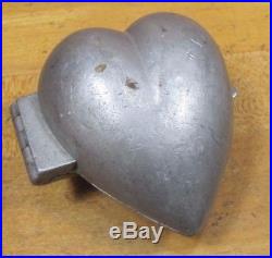 Antique T MILLS & BRO Figural HEART Hinged Metal Chocolate Candy Mold Phila Pa