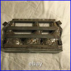 Rare Vintage metal triple rabbit candy mould in very good condition