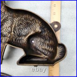 Vintage GRISWOLD Cast Iron Bunny Cake, Butter, Chocolate Mold 2 Pieces 862 & 863
