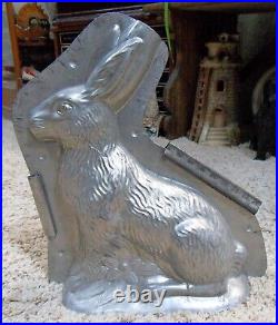 Vtg 12 Sitting Bunny Rabbit withFlower 2-Part Candy Chocolate Mold Heris Germany